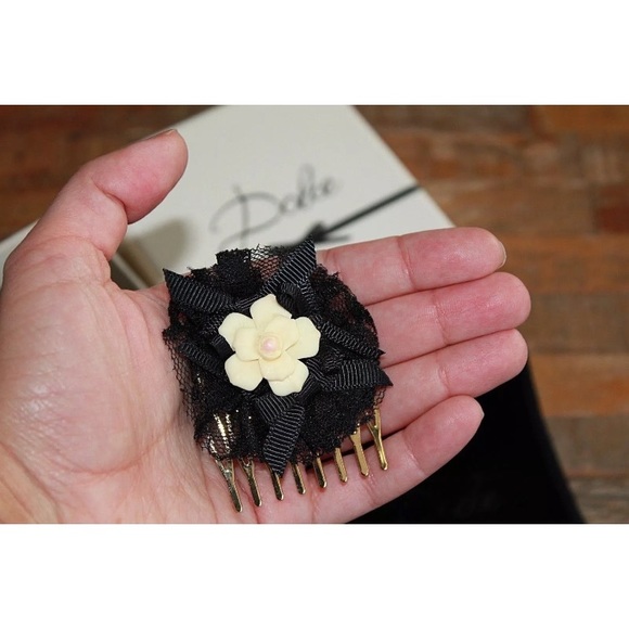 Authentic Dolce & Gabbana Lace & Flower Hair Comb - Picture 8 of 8